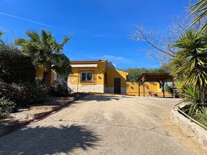 Exterior - Villa in Alcaucin - Sleeps 4 - Pool - Parking (Alcaucin)