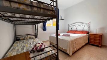 2 bilik tidur, seterika/papan seterika, Wi-fi percuma, cadar katil