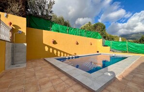 Indoor pool - Villa in Alcaucin - Sleeps 4 - Pool - Parking (Alcaucin)