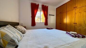 2 phòng ngủ, bàn ủi/dụng cụ ủi quần áo