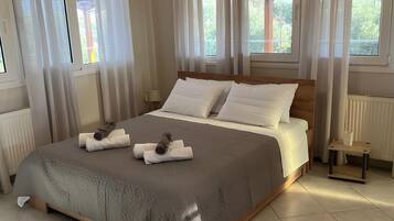 Fer et planche Ă repasser, Wi-Fi, draps fournis