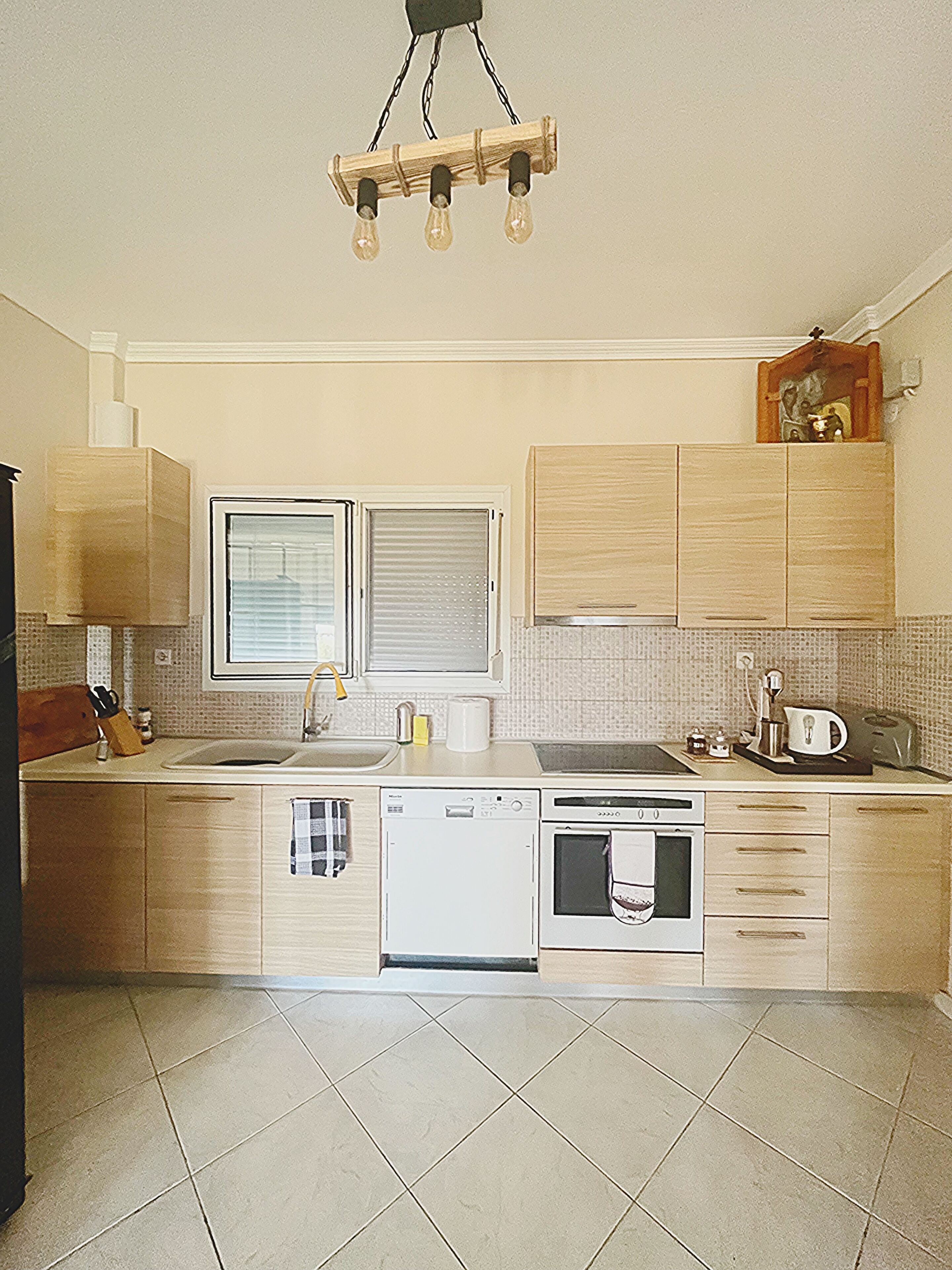 Micro-ondes, four, plaque de cuisson, lave-vaisselle