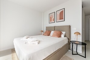 2 bedrooms, iron/ironing board, free WiFi