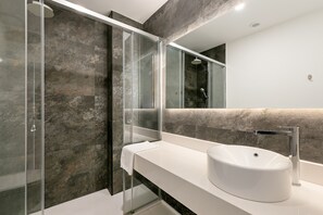 Shower, hair dryer, towels - Azata Delmare 2463 Casares-Estepona (Casares)