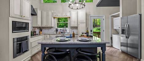 Refrigerador, microondas, horno, placa de cocina