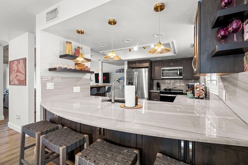 Family Fun Resort Home! Heated Pool, Hot Tub, Pickleball & Arcades! 9 beds