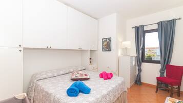 1 chambre, fer et planche Ă repasser, Wi-Fi, draps fournis