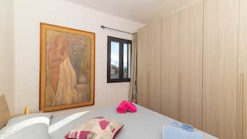 1 camera, ferro/asse da stiro, Wi-Fi, lenzuola