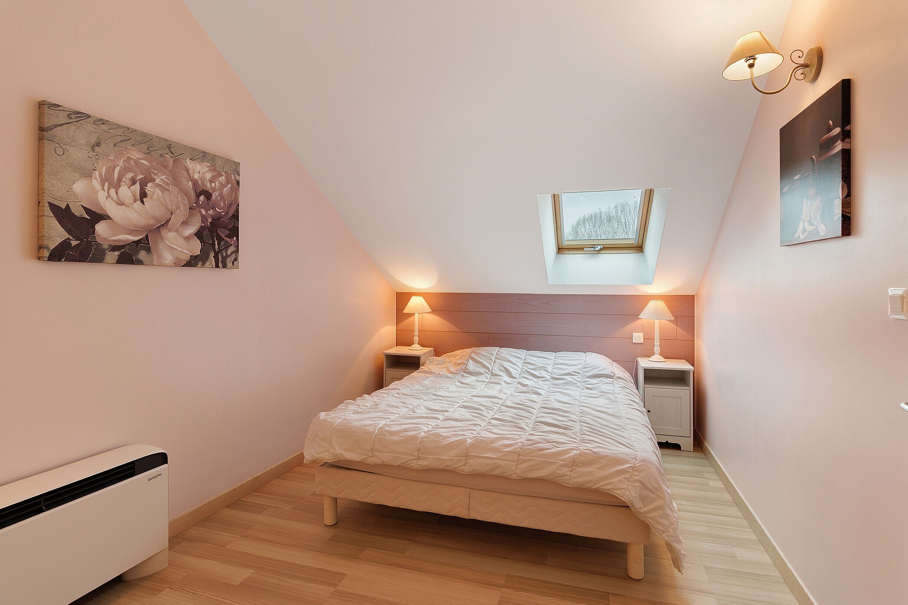 2 chambres, fer et planche à repasser, Wi-Fi, draps fournis