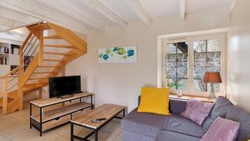 電視、乒乓球設施