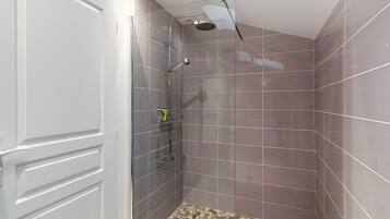 Suihku, hiustenkuivaaja