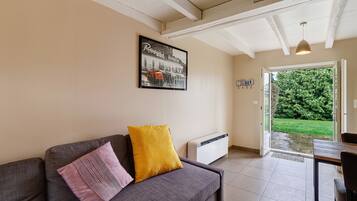 Fernseher, Tischtennisplatte