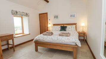 2 bedrooms, individually decorated, individually furnished, free WiFi