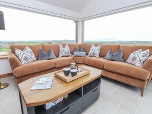 Living area - 2 Trem Y Mor (Holyhead)