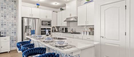 House, Multiple Beds, Patio, Garden View (Timeless Memories at Reunion Village) | Private kitchen