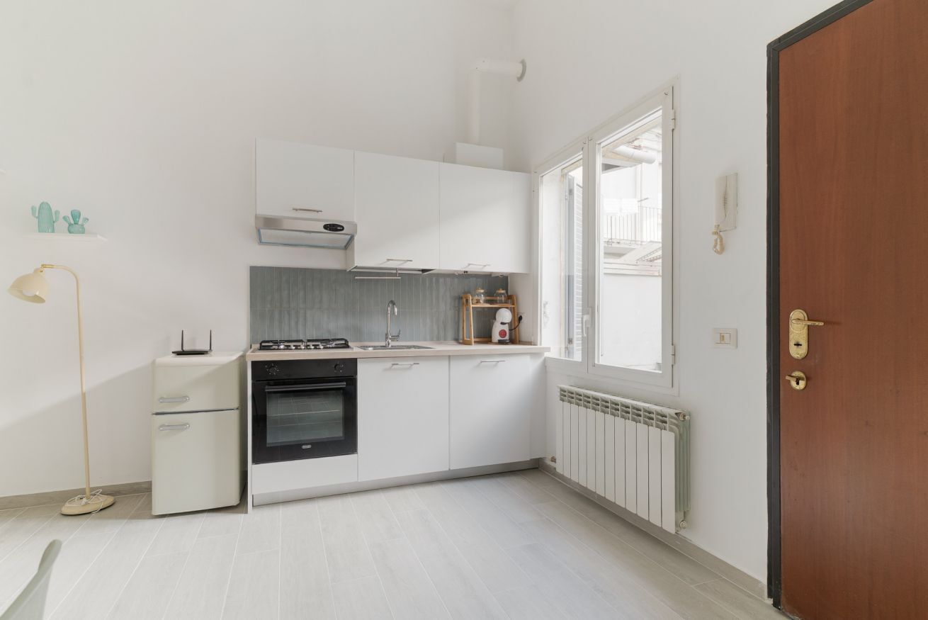 Een koelkast, een broodrooster