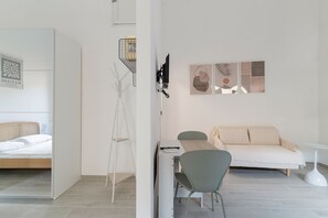 2 bedrooms, iron/ironing board, WiFi - GuestHost - Patio Apartment Varesina Milano (Milan)