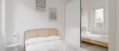 2 bedrooms, iron/ironing board