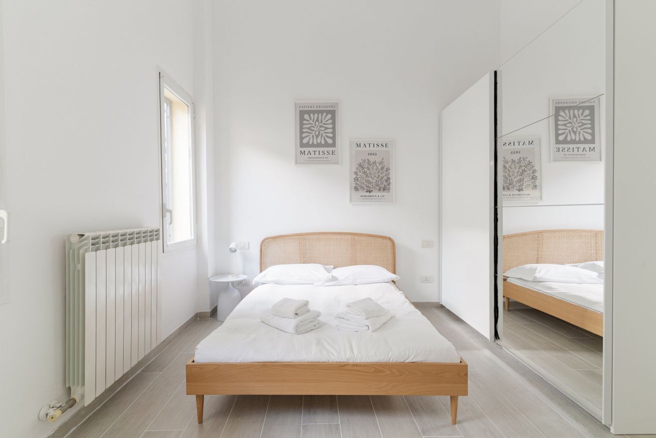 2 bedrooms, iron/ironing board, WiFi