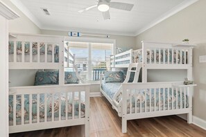 4 bedrooms, free WiFi, bed sheets