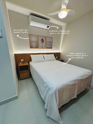 Estudio Confort, varias camas, balcón, vistas a la playa | Espacio para trabajar con un portátil y wifi gratis