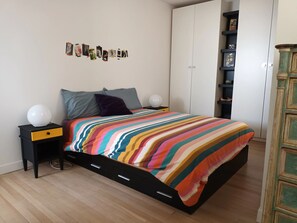 2 bedrooms, iron/ironing board, travel cot, free WiFi