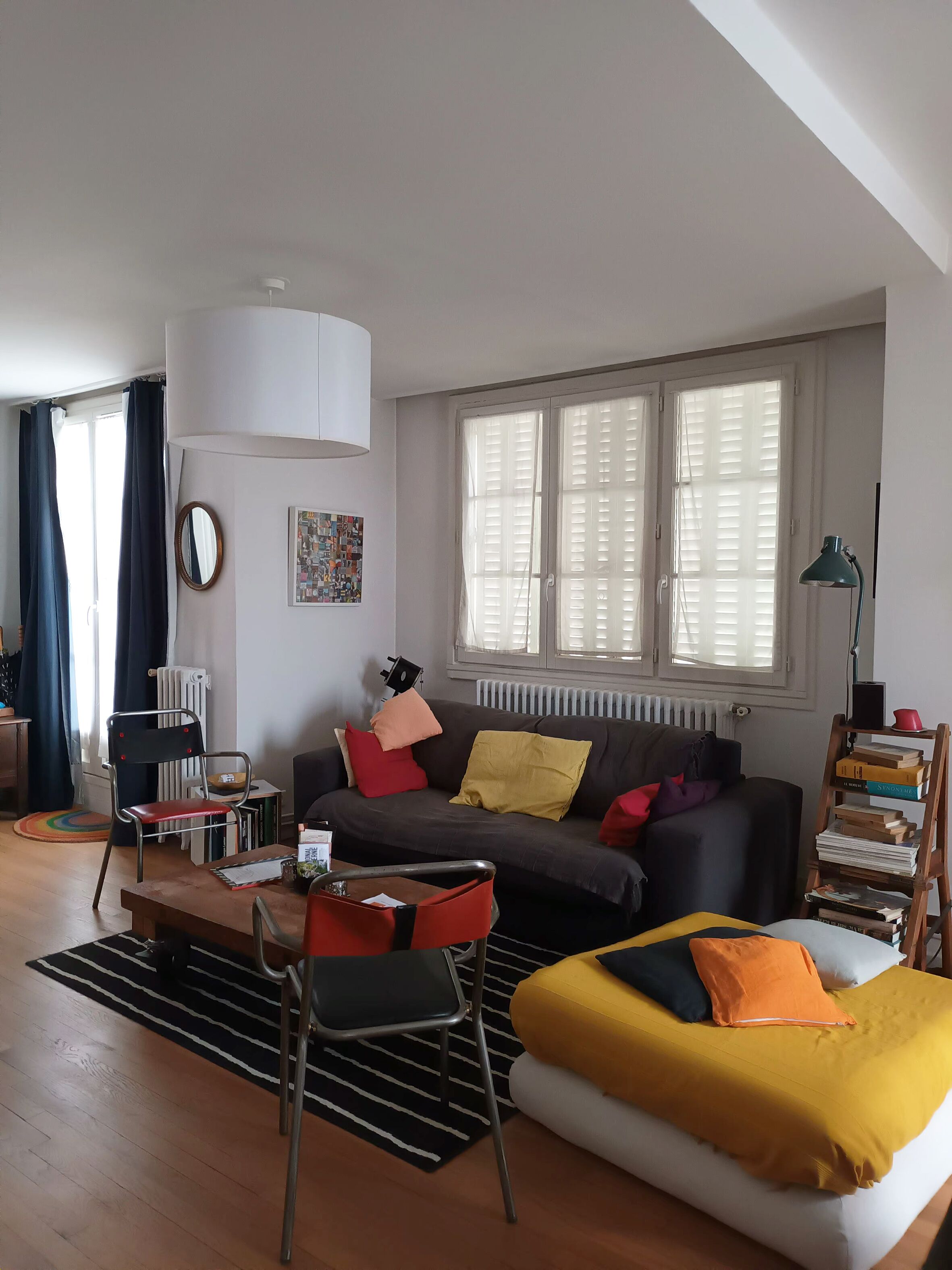 TV, lettore DVD, libri