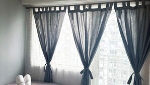 Room - Crizzy's Hub Crizel @ Shore Residences with Balcony + Amenity View (Pasay City)