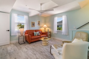 Televisión y chimenea 