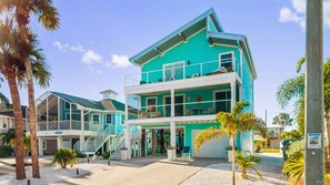 Exterior - The Phoenix: Gulf & Back Bay Views, Walk to Beach! (Fort Myers Beach)