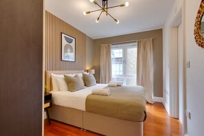 2 多间卧室、熨斗/熨衣板、免费 WiFi、床单