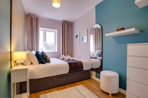 2 chambres, fer et planche à repasser, Wi-Fi gratuit, draps fournis