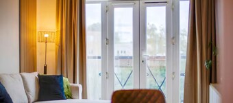 Pass the Keys | Stylish and Modern Flat with Free Parking