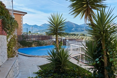 Holiday Home 'The Brushstroke Of MĂĄgina' with Private Pool, Private Terrace and Air Conditioning