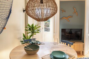 Comfort Apartment, River View | Blackout drapes, soundproofing, travel crib, free WiFi - Porto Haven - Under the Luís I Bridge  (Porto)