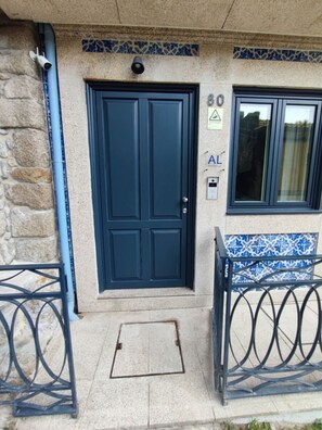 อพาร์ทเมนท์สำหรับครอบครัว, วิวแม่น้ำ | ลานระเบียง/นอกชาน