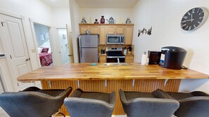 Kjøleskap, mikrobølgeovn, ovn og oppvaskmaskin