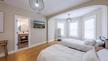 6 bedrooms, iron/ironing board, travel crib, WiFi