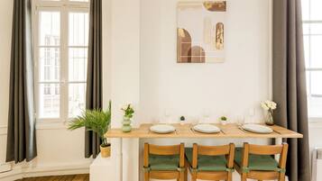 Apartment, Courtyard View | Private kitchen | Fridge, microwave, stovetop, electric kettle