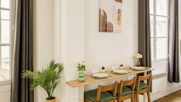 Apartment, Courtyard View | Private kitchen | Fridge, microwave, stovetop, toaster