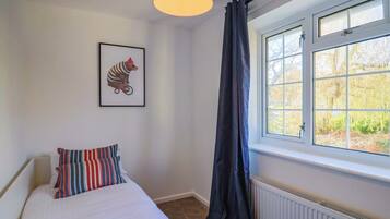 4 عدّة غرف نوم وبديكورات فريدة لكل غرفة وطراز فريد لكل وحدة