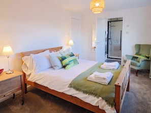 Cottage | 4 bedrooms, individually decorated, individually furnished, free WiFi