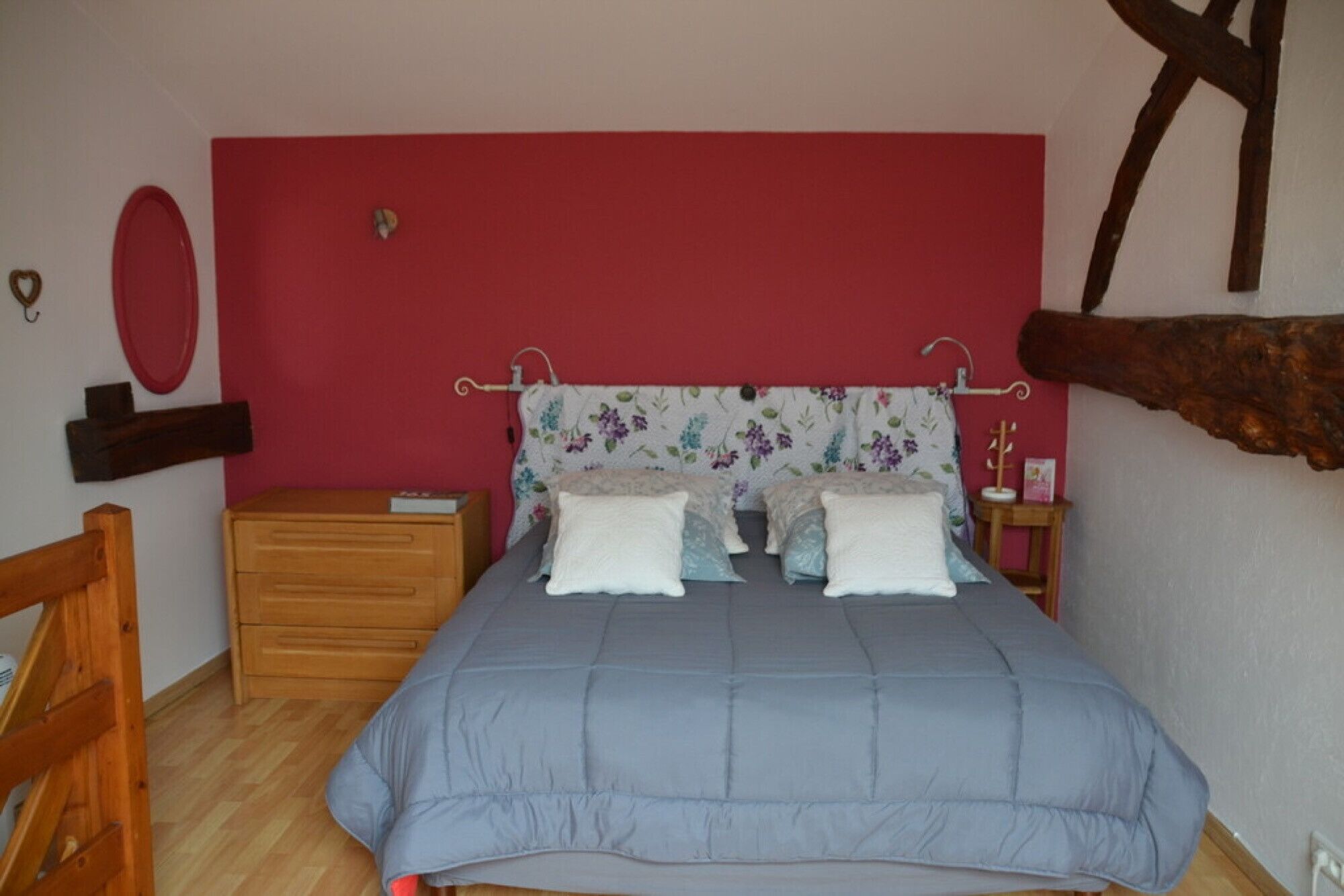 2 slaapkamers, een strijkplank/strijkijzer, wifi, beddengoed