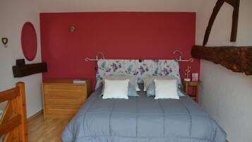 2 slaapkamers, een strijkplank/strijkijzer, wifi, beddengoed