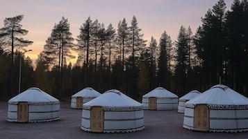 Luxury 1 Queen Bed Yurt | Free WiFi, wheelchair access