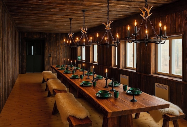 Restaurant - Arctic Shaman Adventures-Jurtta (Rautuskylä)