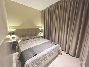 1 bedroom, Internet, bed sheets - Renovated Studio Prime Spot (Amman)