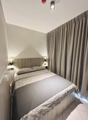 1 habitación, internet y ropa de cama