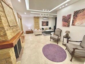 Interior - Prestigious Spacious Retreat (Amman)