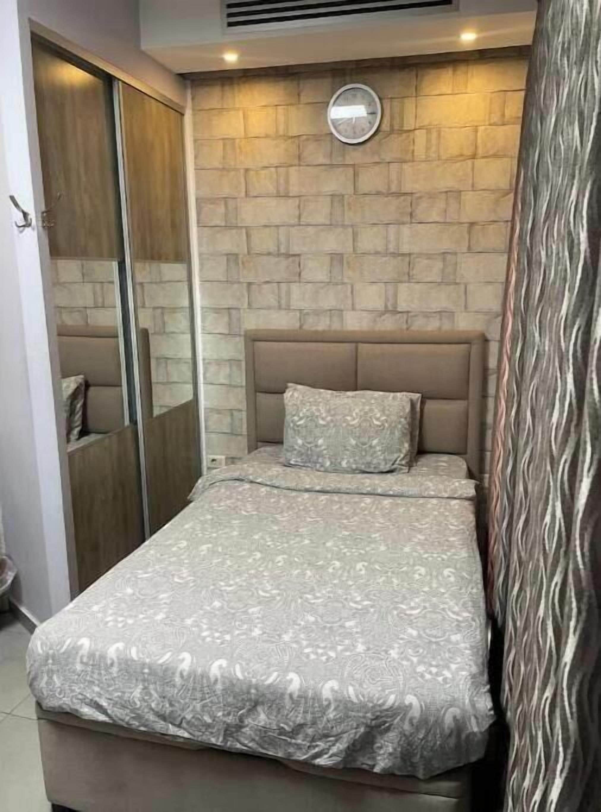 1 bedroom, internet, bed sheets